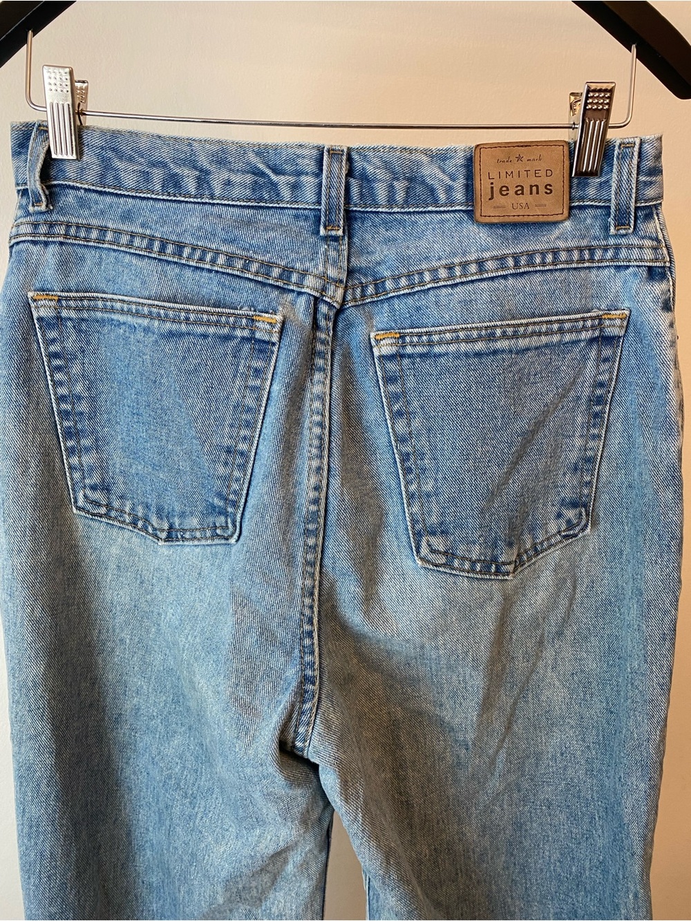 Vintage Slim Straight Women’s Mom Jeans in Light Blue by LIMITED JEANS - Picture 3 of 3